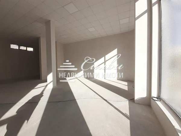 Продава  магазин град Шумен, Болницата
      153 кв.м