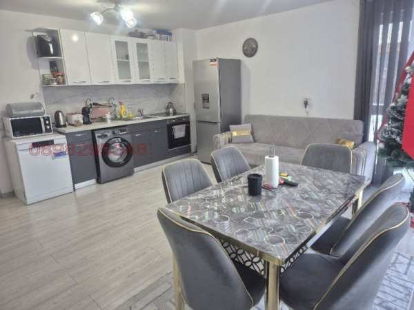 Продава  3-стаен град Шумен, Боян Българанов 2
      80 кв.м