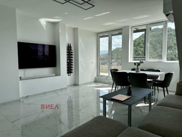 Продава  3-стаен град Пловдив, Център
      141 кв.м