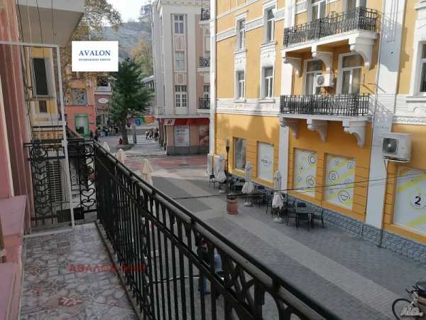 Продава етаж от къща, гр. пловдив, център