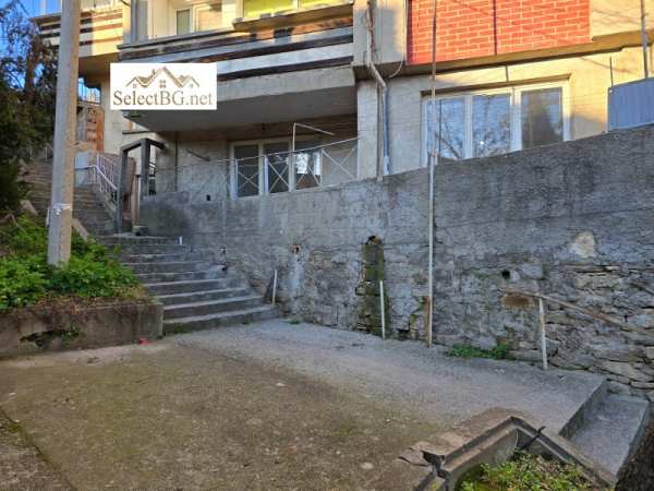 Продава  3-стаен град Велико Търново, Център
      92 кв.м