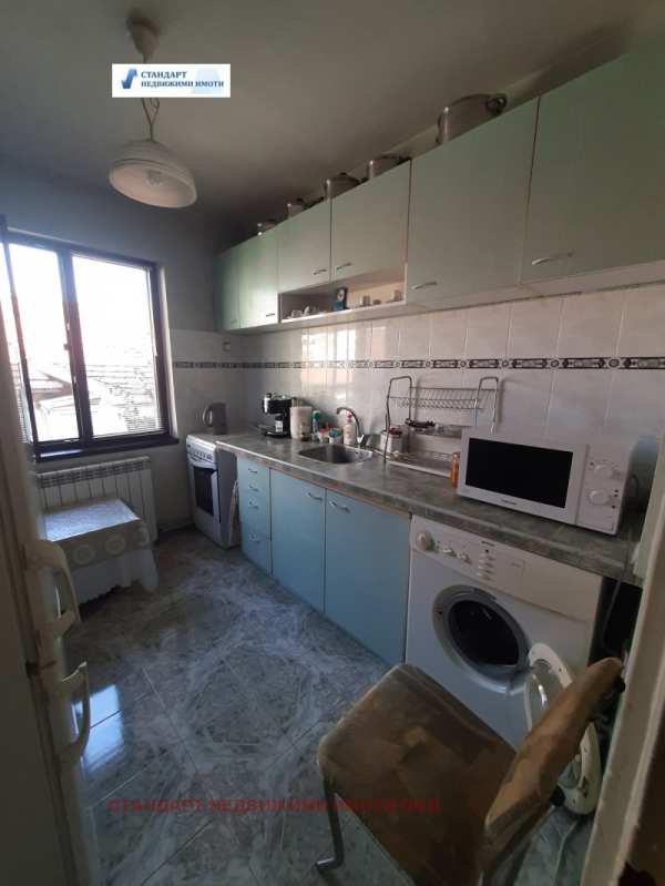 Продава етаж от къща, гр. пловдив, гагарин