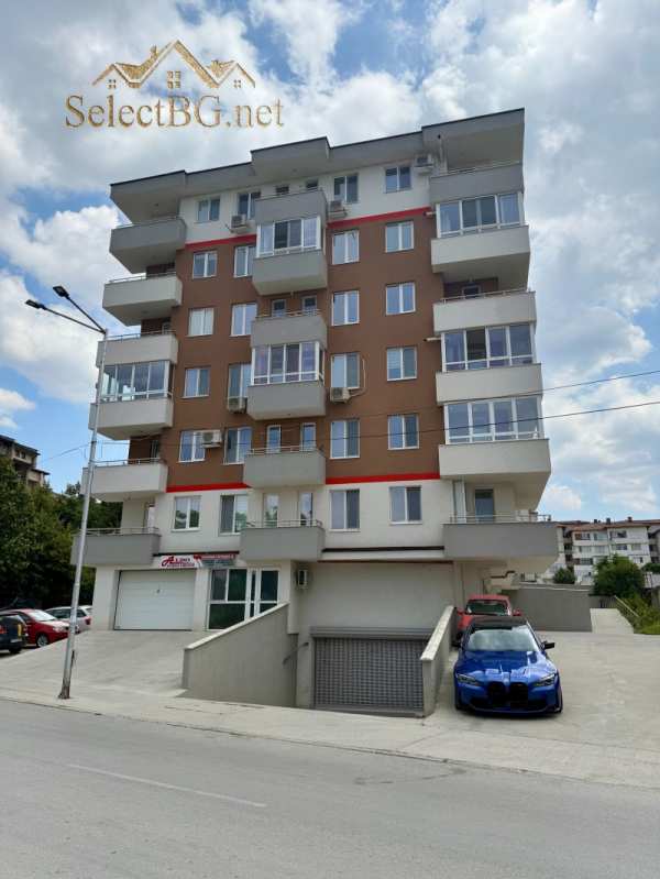Продава  гараж, паркомясто град Велико Търново, Картала
      27 кв.м