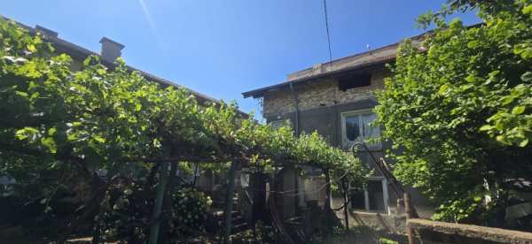 Продава къща, гр. шумен, център