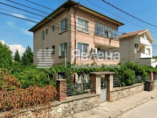 Продава етаж от къща, гр. пловдив, коматево