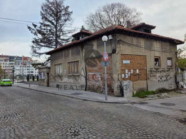 Продава къща, гр. пловдив, център