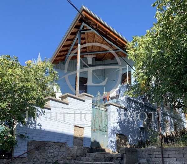 Продава къща, гр. пловдив, център