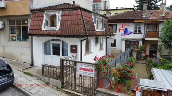 Продава къща, гр. шумен, център