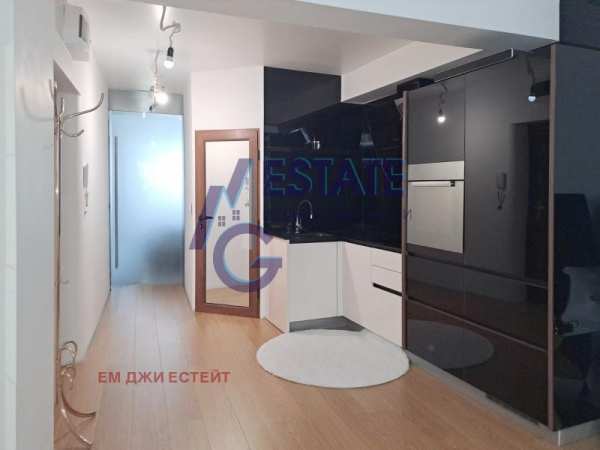 Продава 2-стаен, гр. бургас, център