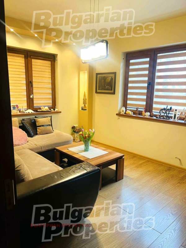 Продава къща, гр. шумен, център