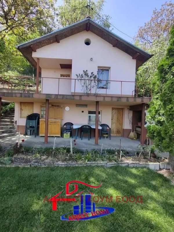 Продава вила, гр. шумен, м-т чашка