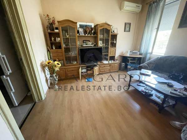 Продава къща, гр. пловдив, център