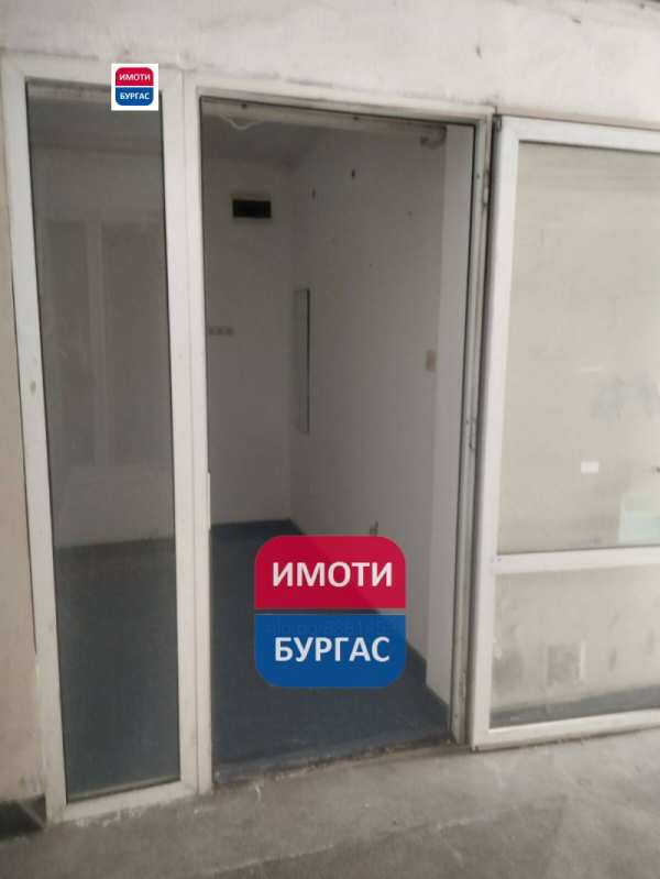 Продава  магазин град Бургас, Център
      13 кв.м