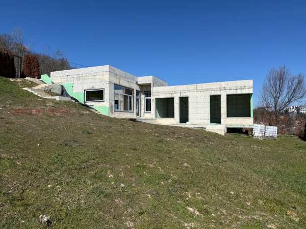 Продава къща, гр. шумен, м-т сакарка