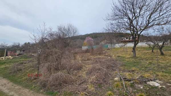 Продава парцел, гр. шумен, м-т под манастира