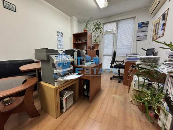 Продава офис, гр. велико търново, център