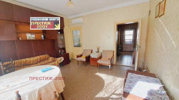 Продава етаж от къща, гр. шумен, център