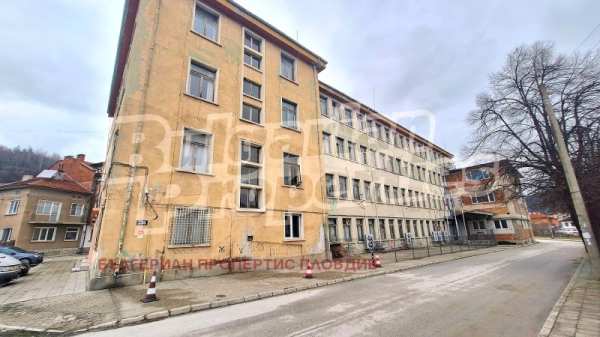 Продава бизнес имот, гр. батак, област пазарджик