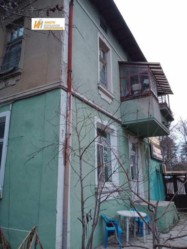 Продава етаж от къща, гр. велико търново, център