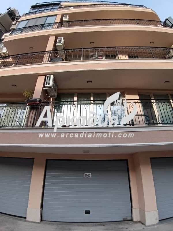 Дава под наем гараж, паркомясто, гр. пловдив, център