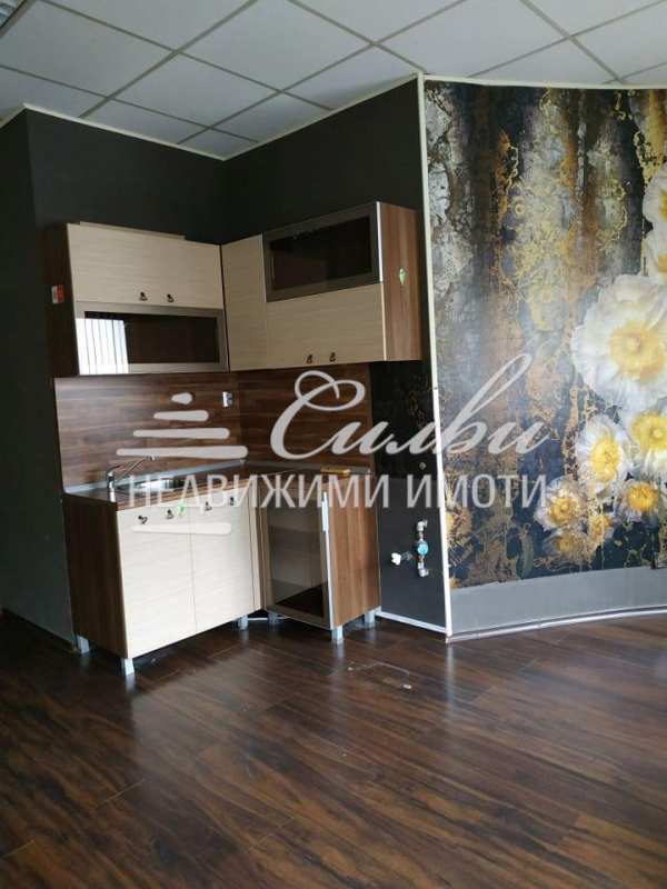 Дава под наем офис, гр. шумен, център