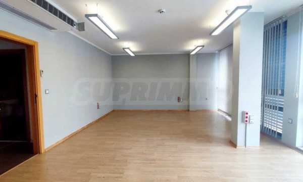 Дава под наем офис, гр. пловдив, център