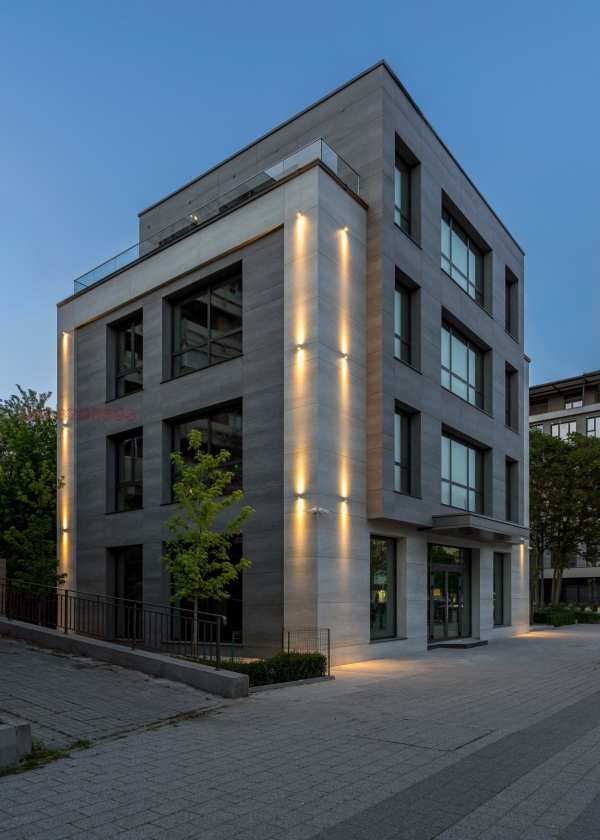 Дава под наем бизнес имот, гр. пловдив, център