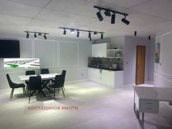 Дава под наем офис, гр. пловдив, център