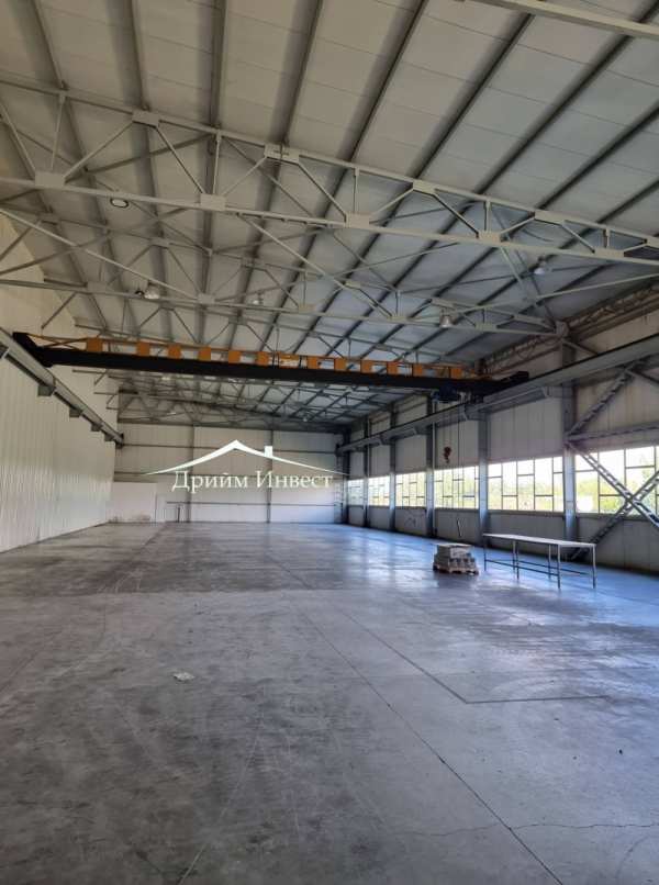 Дава под наем  склад град Пловдив, Индустриална зона - Север
      1100 кв.м