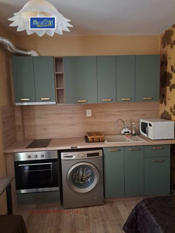 Дава под наем  стая град Велико Търново, Център
      90 кв.м