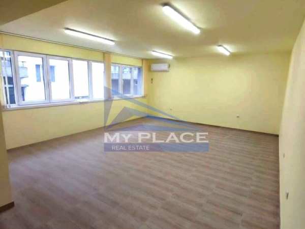 Дава под наем  офис град Шумен, Център
      47 кв.м