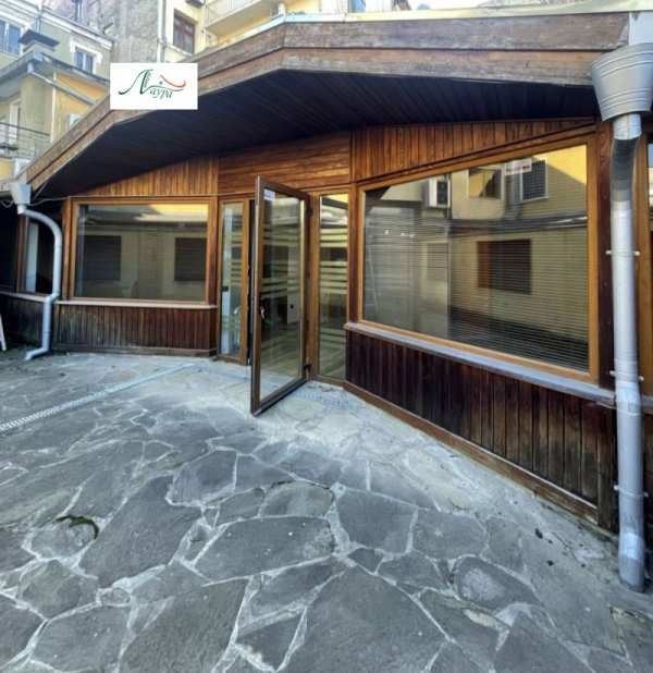 Дава под наем  офис град Шумен, Център
      105 кв.м