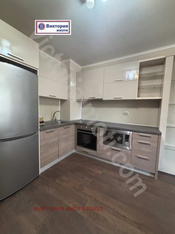 Дава под наем 3-стаен, гр. велико търново, център