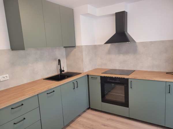 Дава под наем 3-стаен, гр. шумен, добруджански