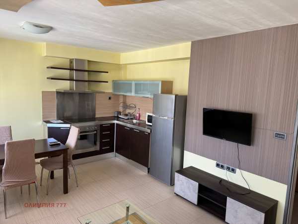 Дава под наем 2-стаен, гр. плевен, идеален център