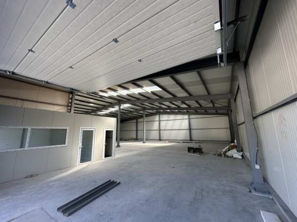 Дава под наем склад, гр. шумен, тракия