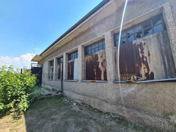 Дава под наем пром. помещение, гр. полски тръмбеш, област велико търново