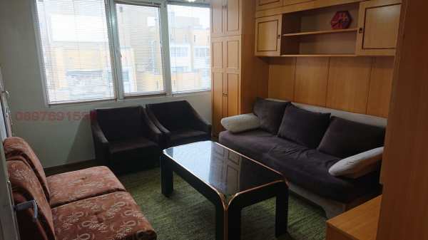 Дава под наем 3-стаен, гр. шумен, център