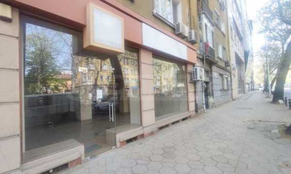 Дава под наем магазин, гр. пловдив, център