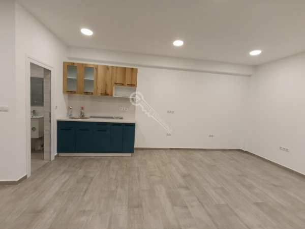 Дава под наем офис, гр. велико търново, център