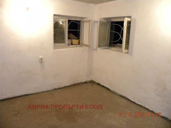 Дава под наем склад, гр. софия, яворов