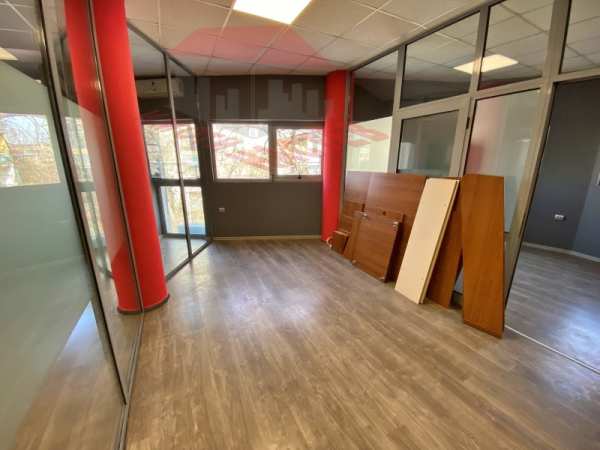 Дава под наем офис, гр. шумен, център