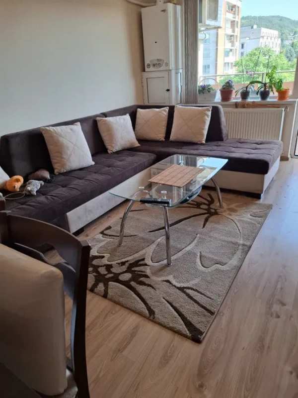 Дава под наем 2-стаен, гр. велико търново, център