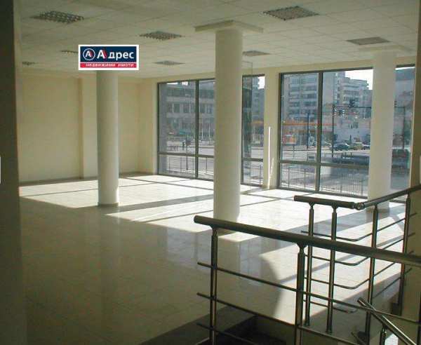 Дава под наем офис, гр. шумен, център