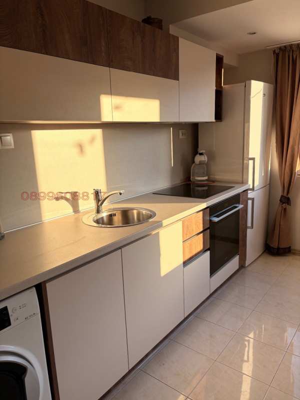 Дава под наем  3-стаен град Велико Търново, Център
      68 кв.м