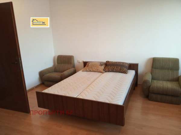 Дава под наем 1-стаен, гр. плевен, широк център