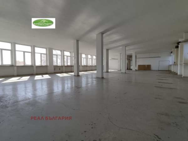 Дава под наем пром. помещение, гр. русе, търговия на едро