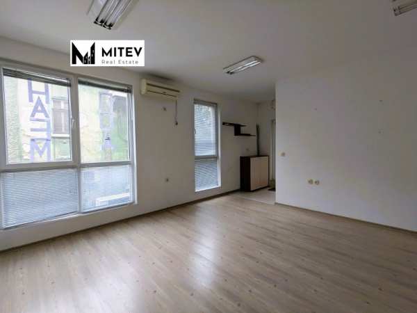 Дава под наем офис, гр. пловдив, център