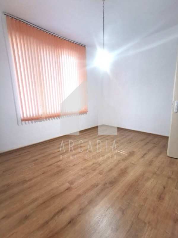 Дава под наем офис, гр. пловдив, център