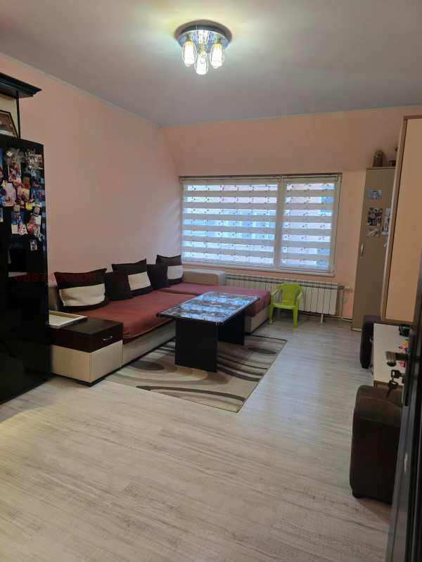 Дава под наем 2-стаен, гр. шумен, център